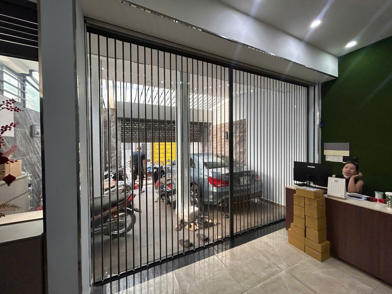 CỬA XẾP LÁ NHỰA TRONG SUỐT 5